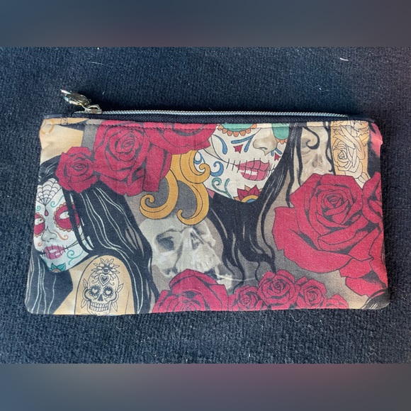 Pencil or cosmetic pouch, size of pouch 8 1/2 by 5in, black lining, handmade - Picture 2 of 5